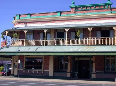 19 Old Bundy Tavern