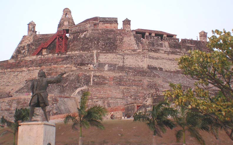 DSCN2088PegLegStatueatCastle