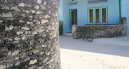 05 Curved Walls of Coral, Uligan, Maldives
