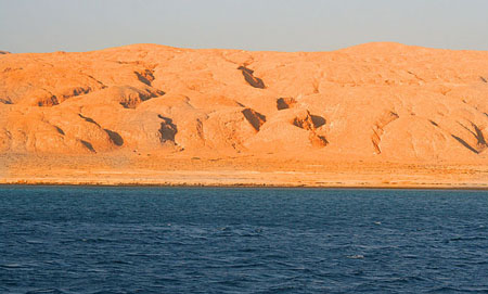 08 The Red Mountain, Port Berenice Anchorage