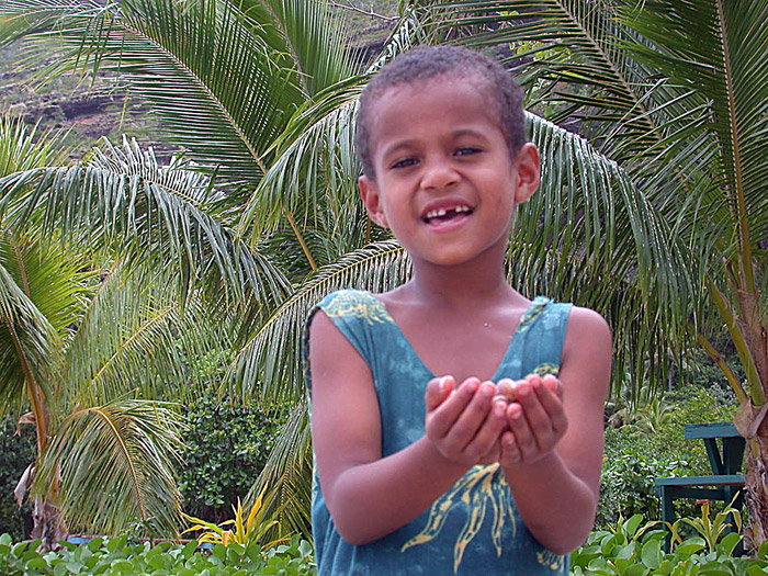 DSCN9880BoyHoldingShells