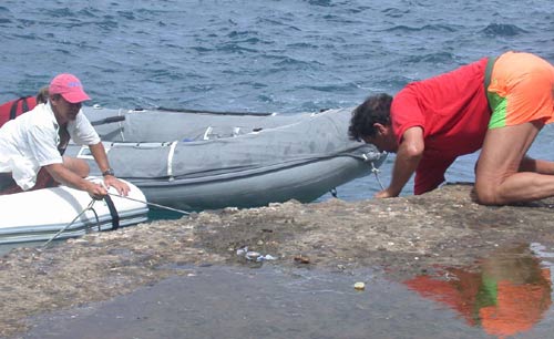 DSCN5695TyingupDinghies,Hiv