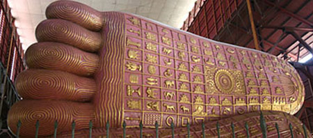 27-Detail-of-foot
